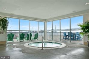 WATERFRONT SQUARE - Residential