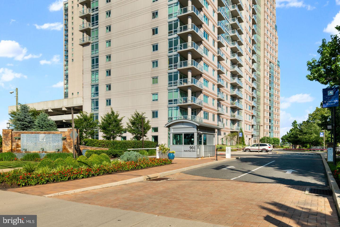 WATERFRONT SQUARE - Residential