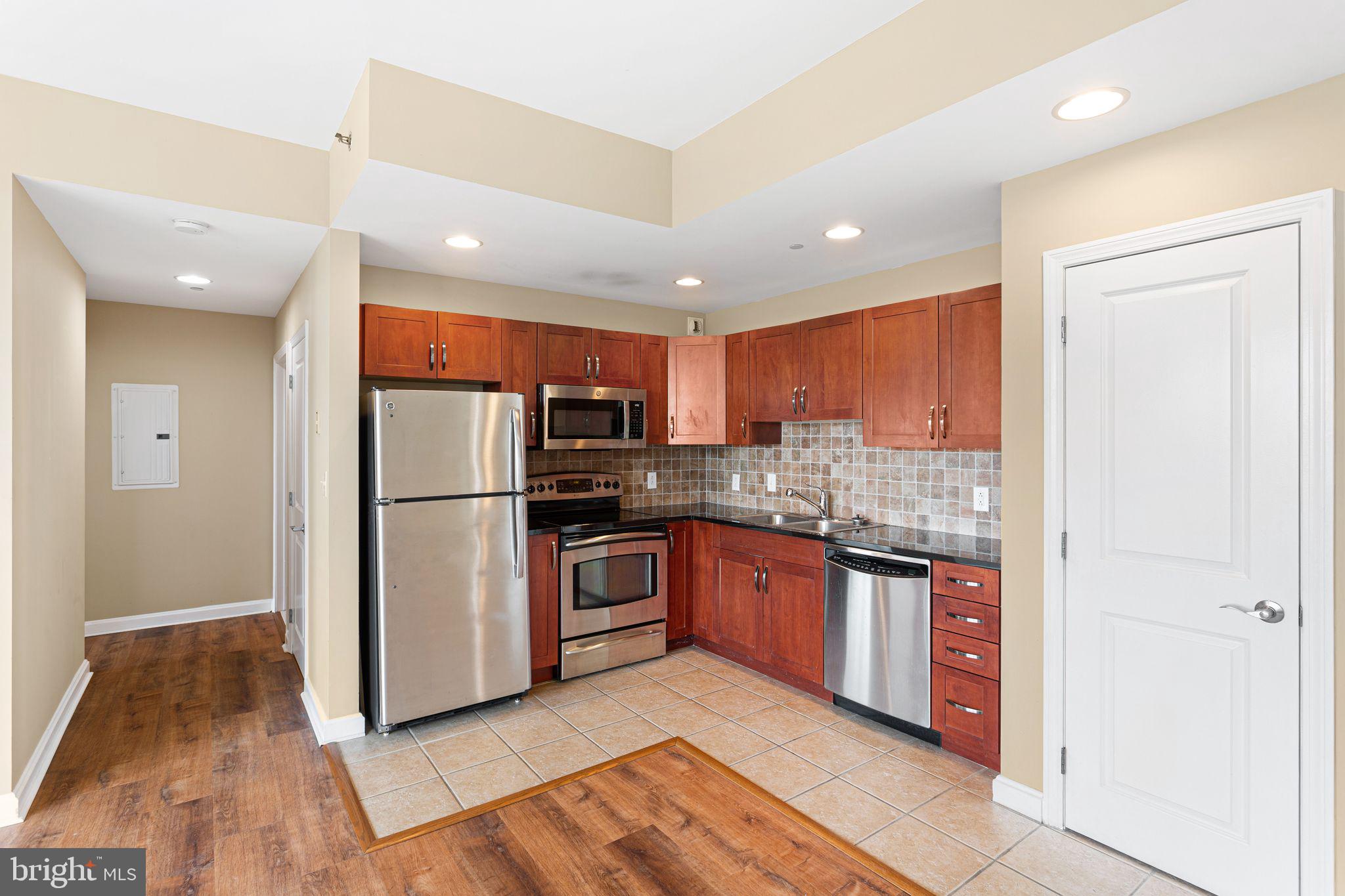 901 N PENN STREET R507