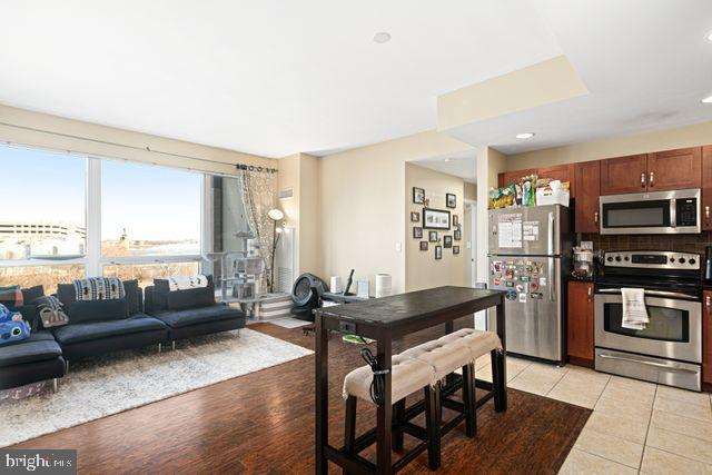 901 N PENN STREET R507