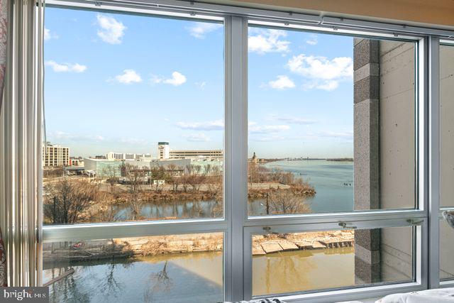 WATERFRONT SQUARE - Residential