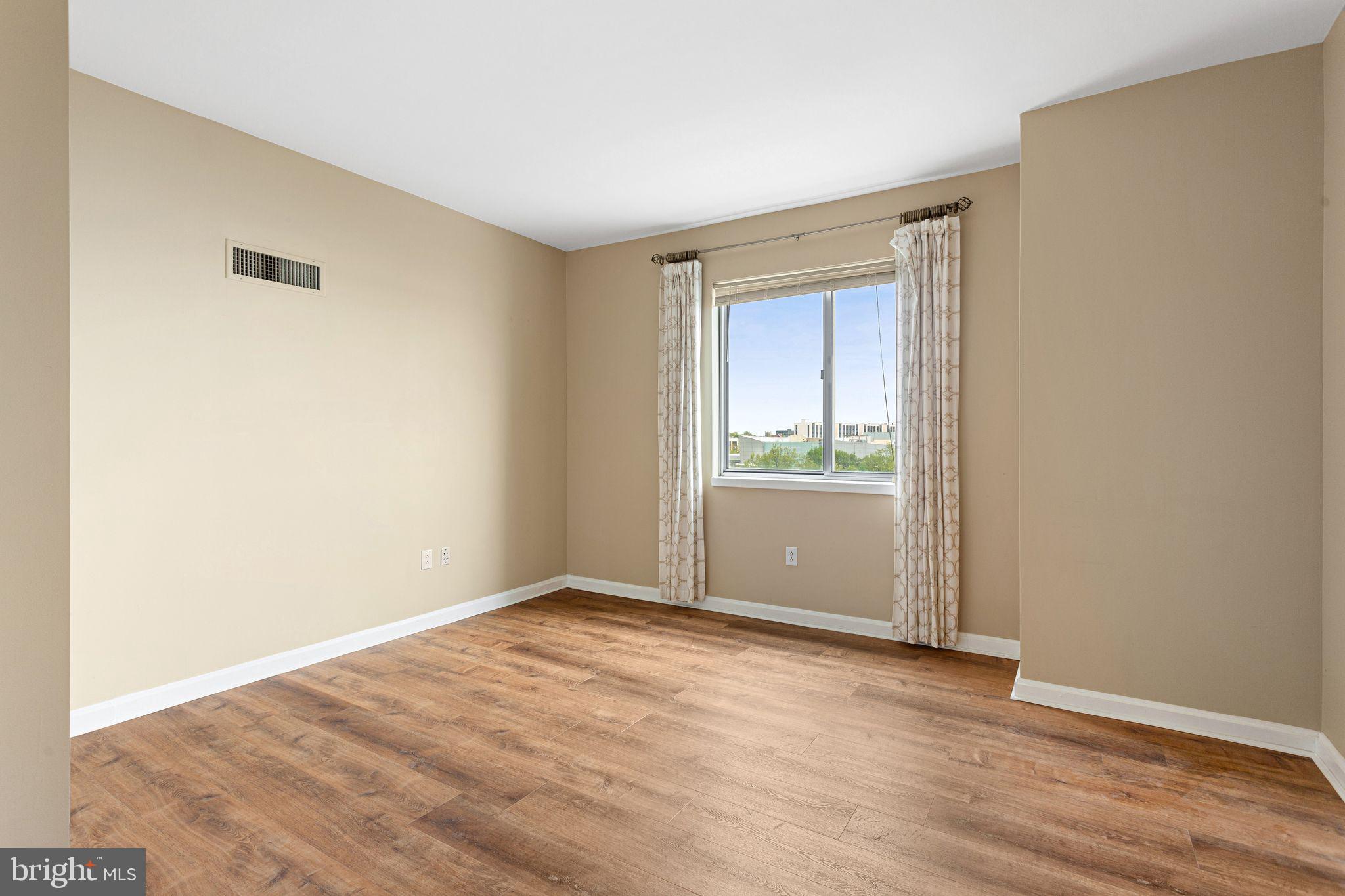 901 N PENN STREET R507