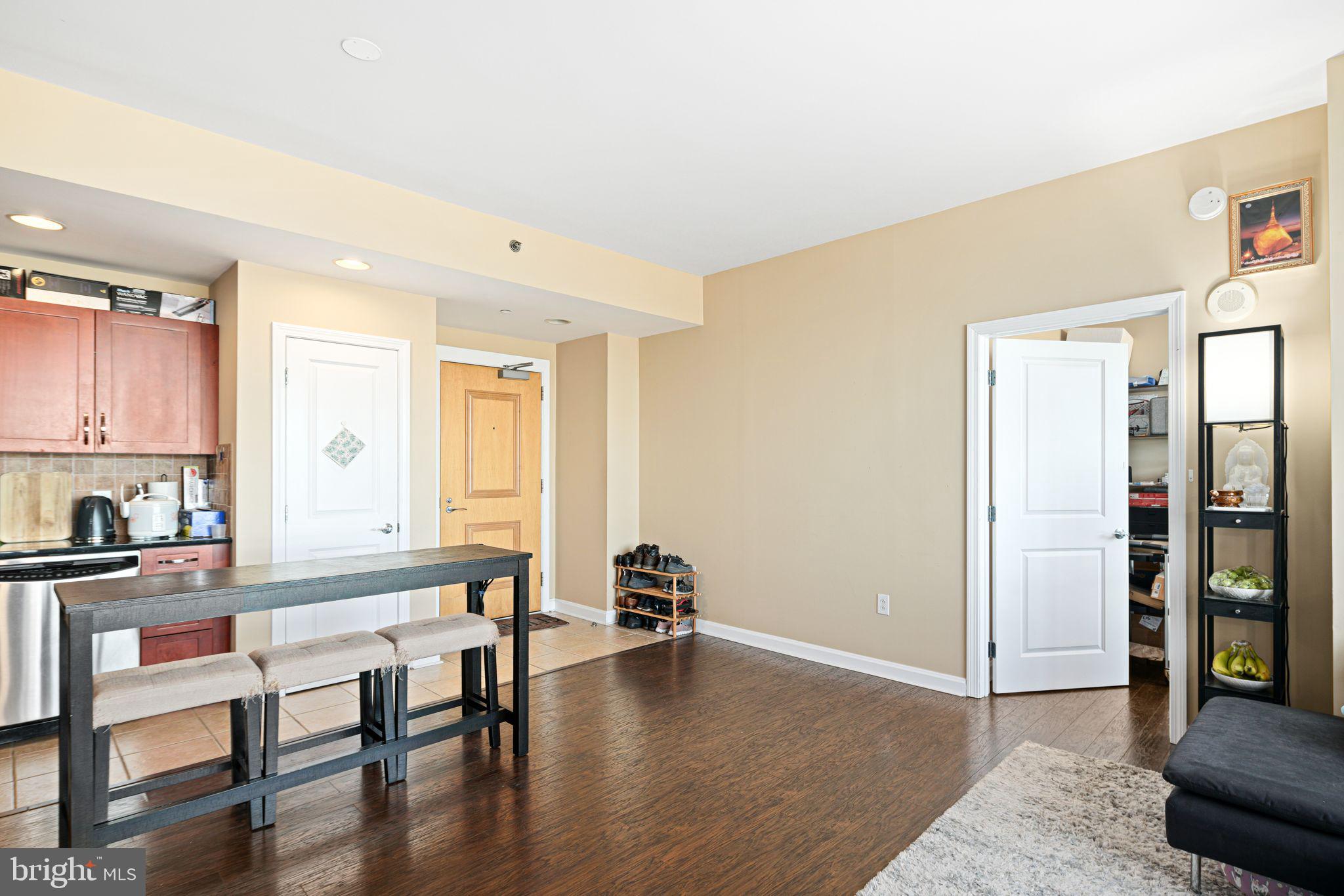 901 N PENN STREET R507