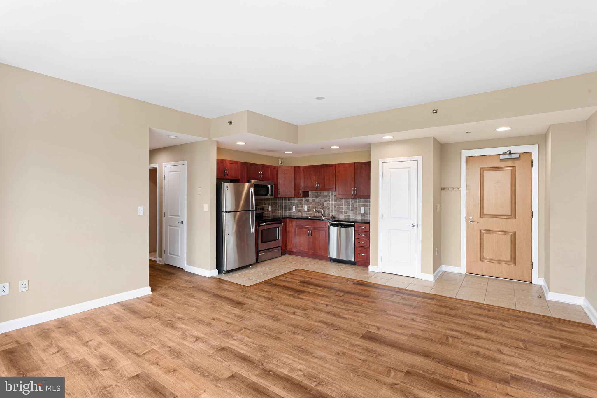 901 N PENN STREET R507
