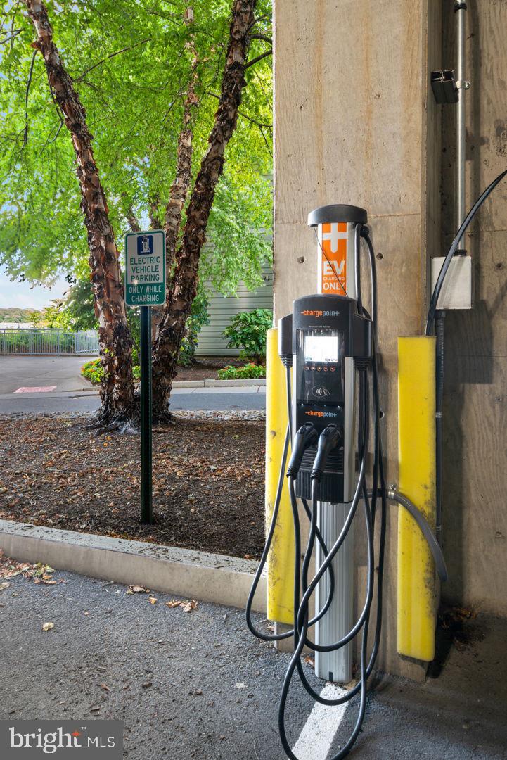 WATERFRONT SQUARE - Residential