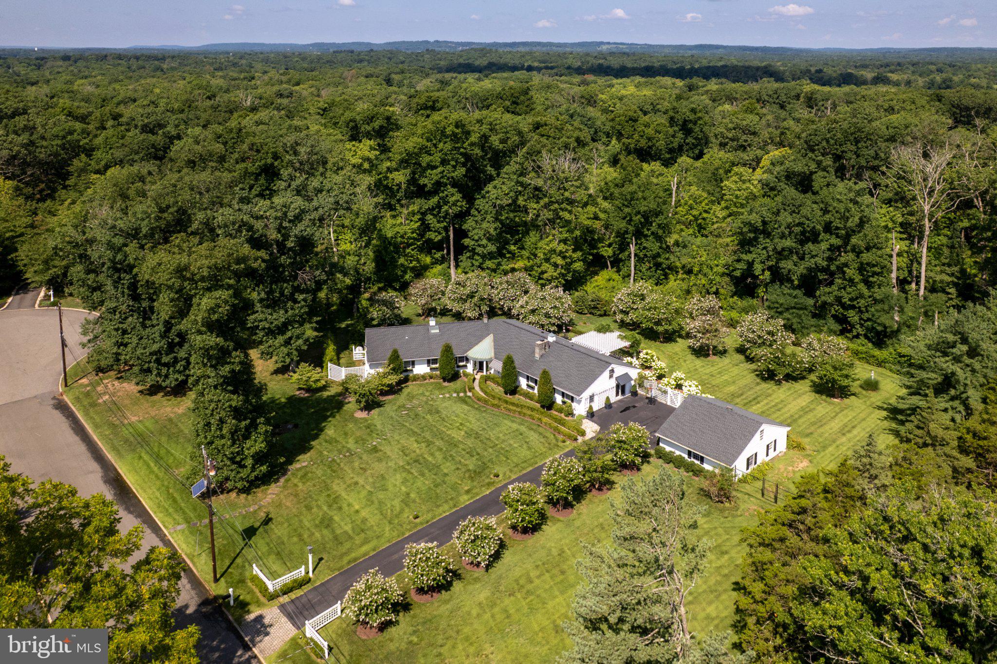 8 SKYFIELD DRIVE