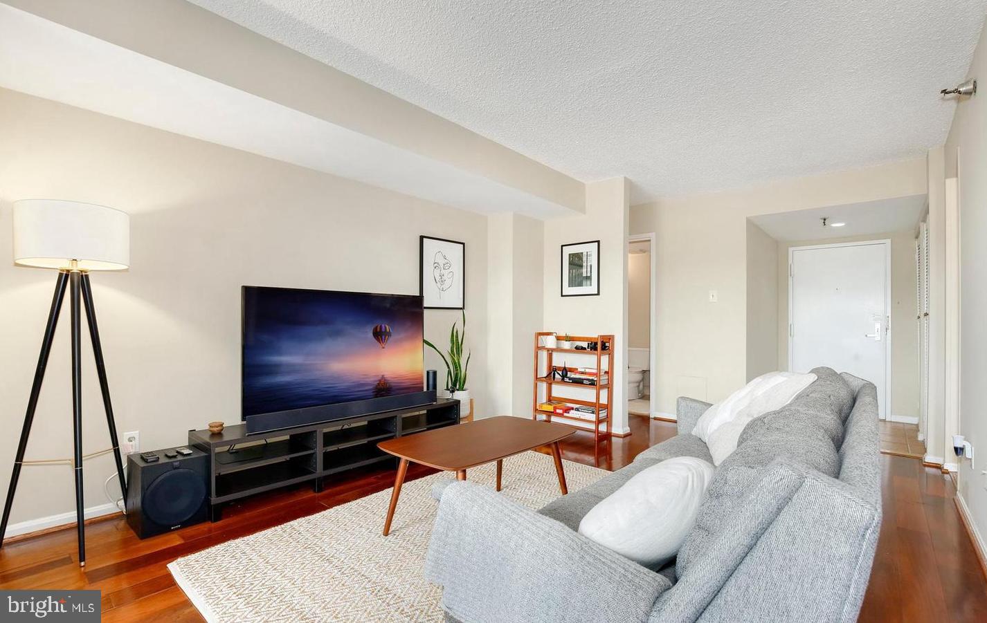 CHELSEA TOWERS - Residential