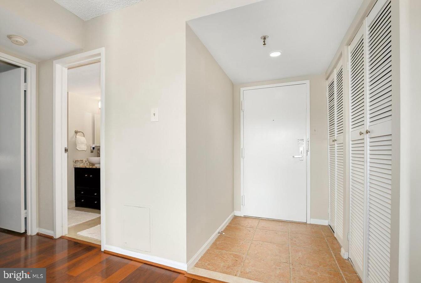 CHELSEA TOWERS - Residential