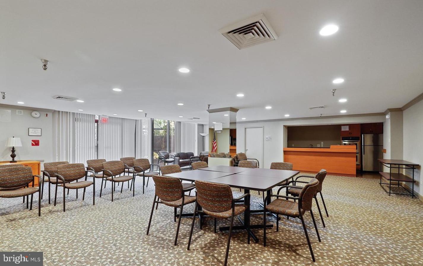 CHELSEA TOWERS - Residential