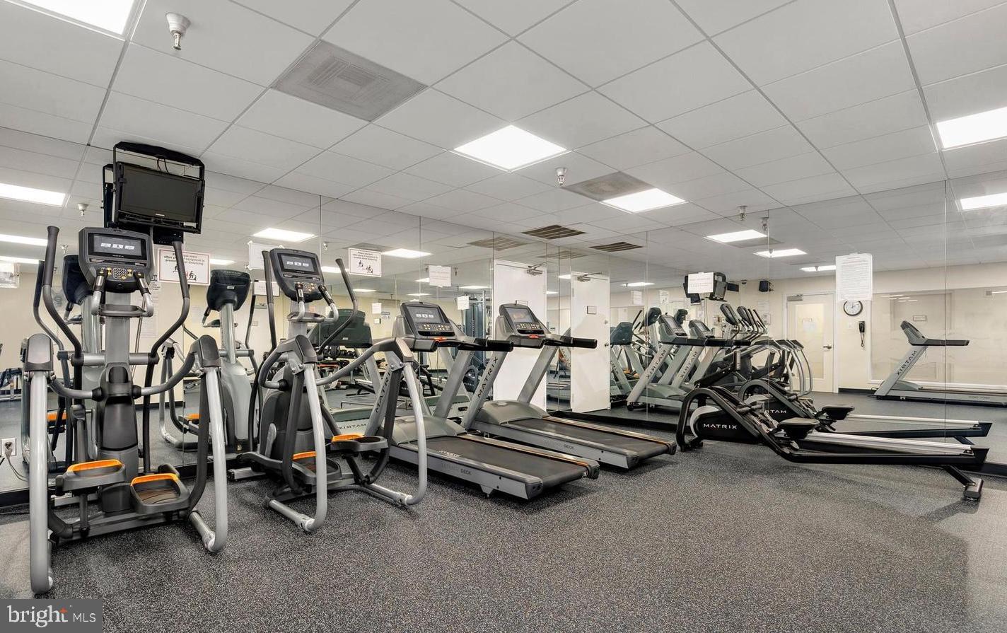 CHELSEA TOWERS - Residential