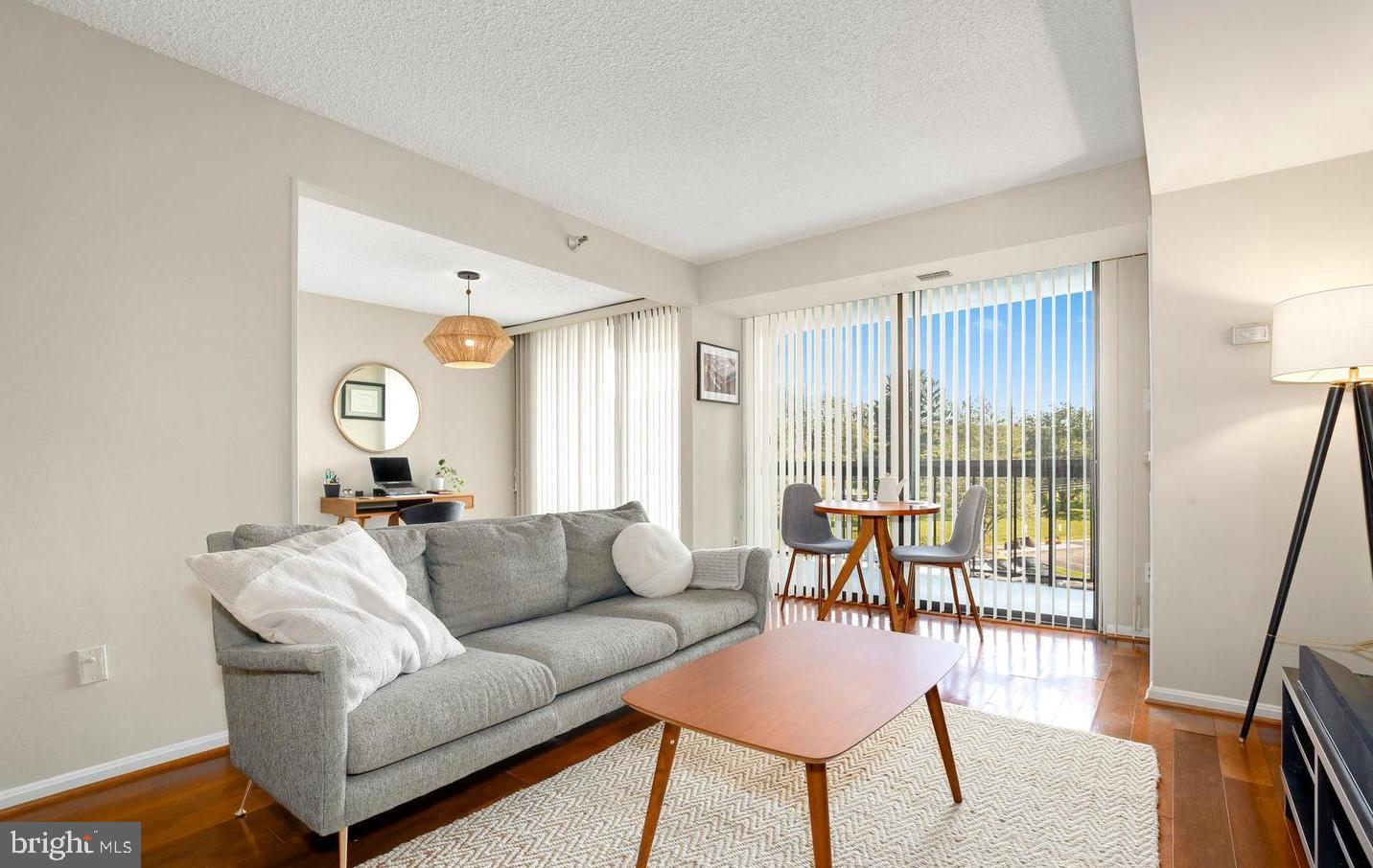 CHELSEA TOWERS - Residential