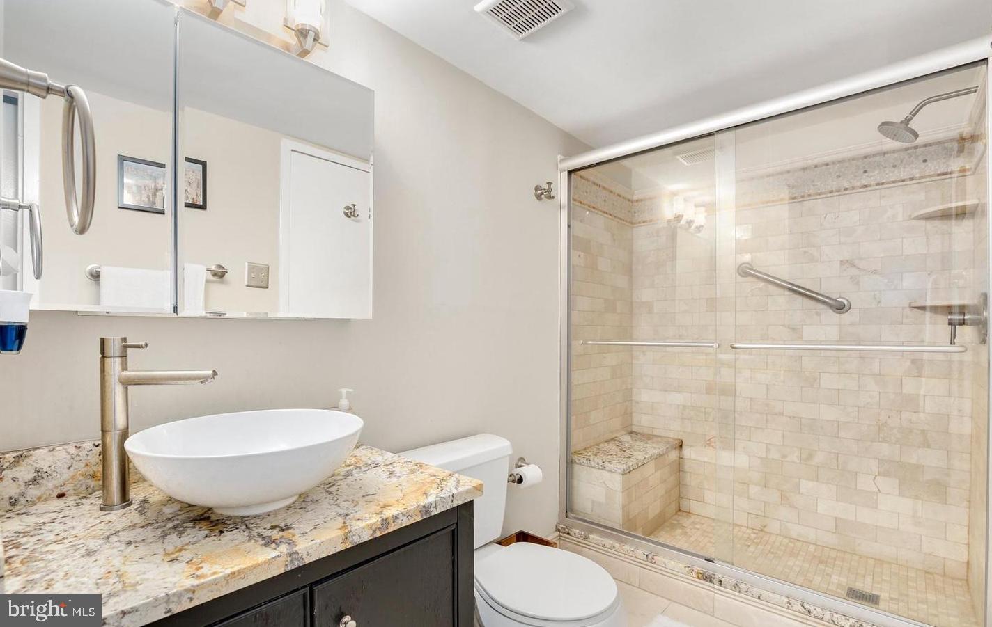 CHELSEA TOWERS - Residential