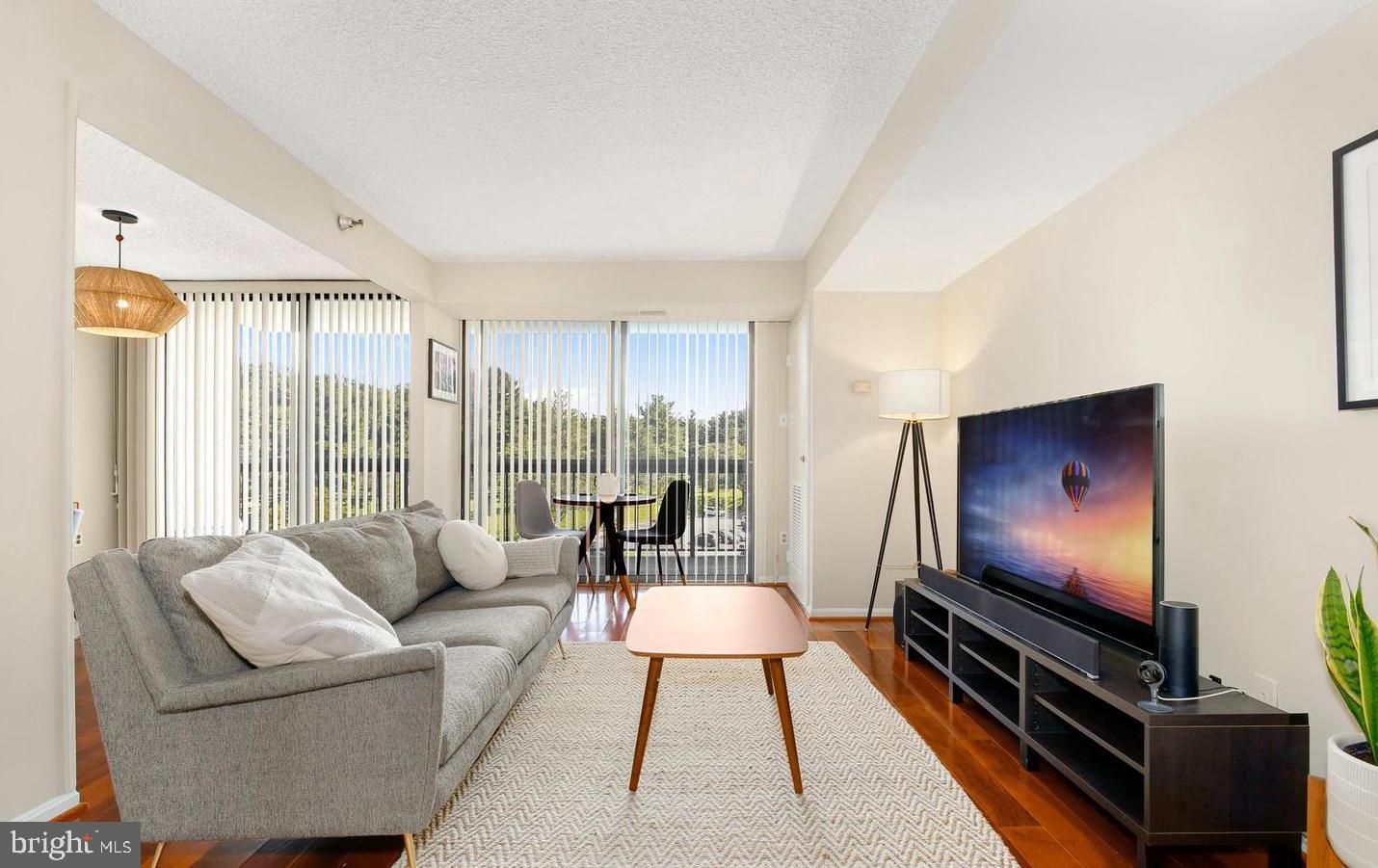 CHELSEA TOWERS - Residential