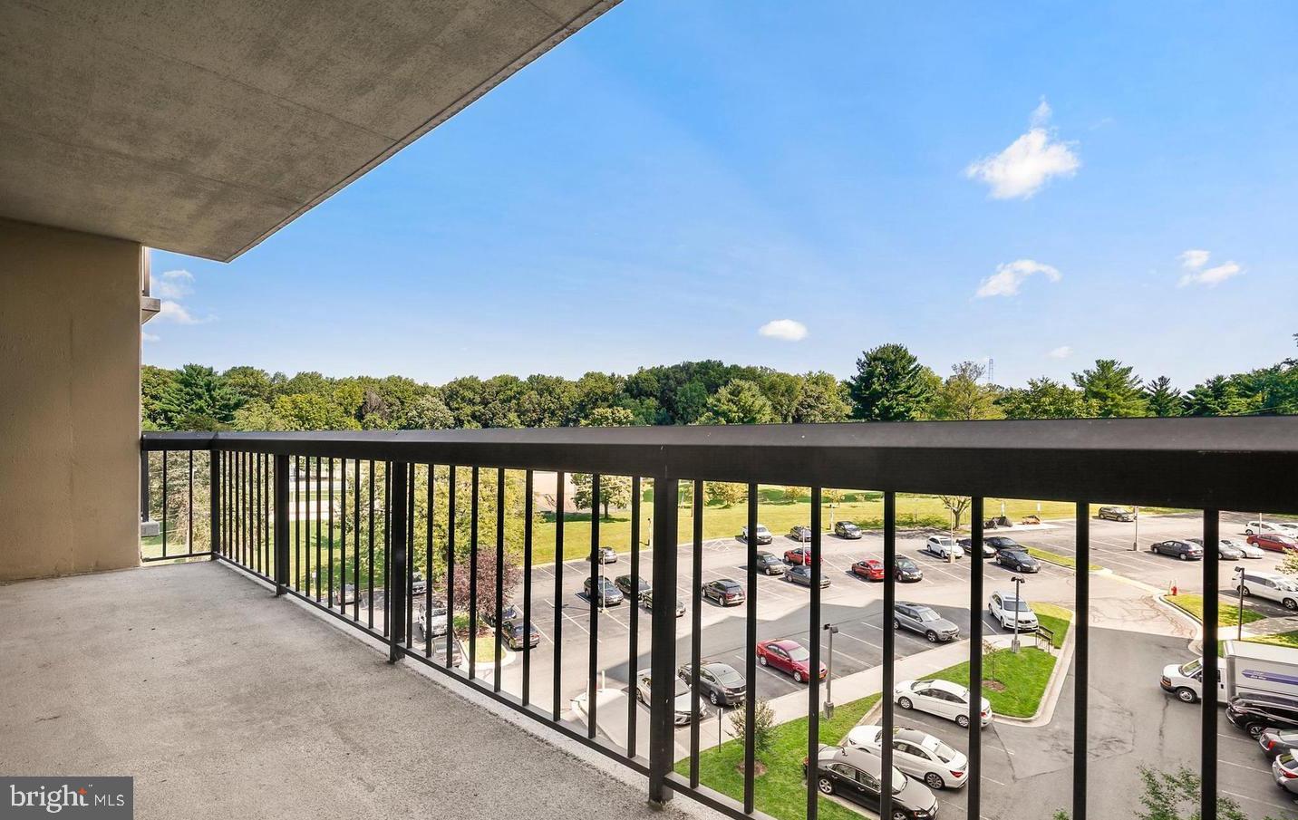 CHELSEA TOWERS - Residential