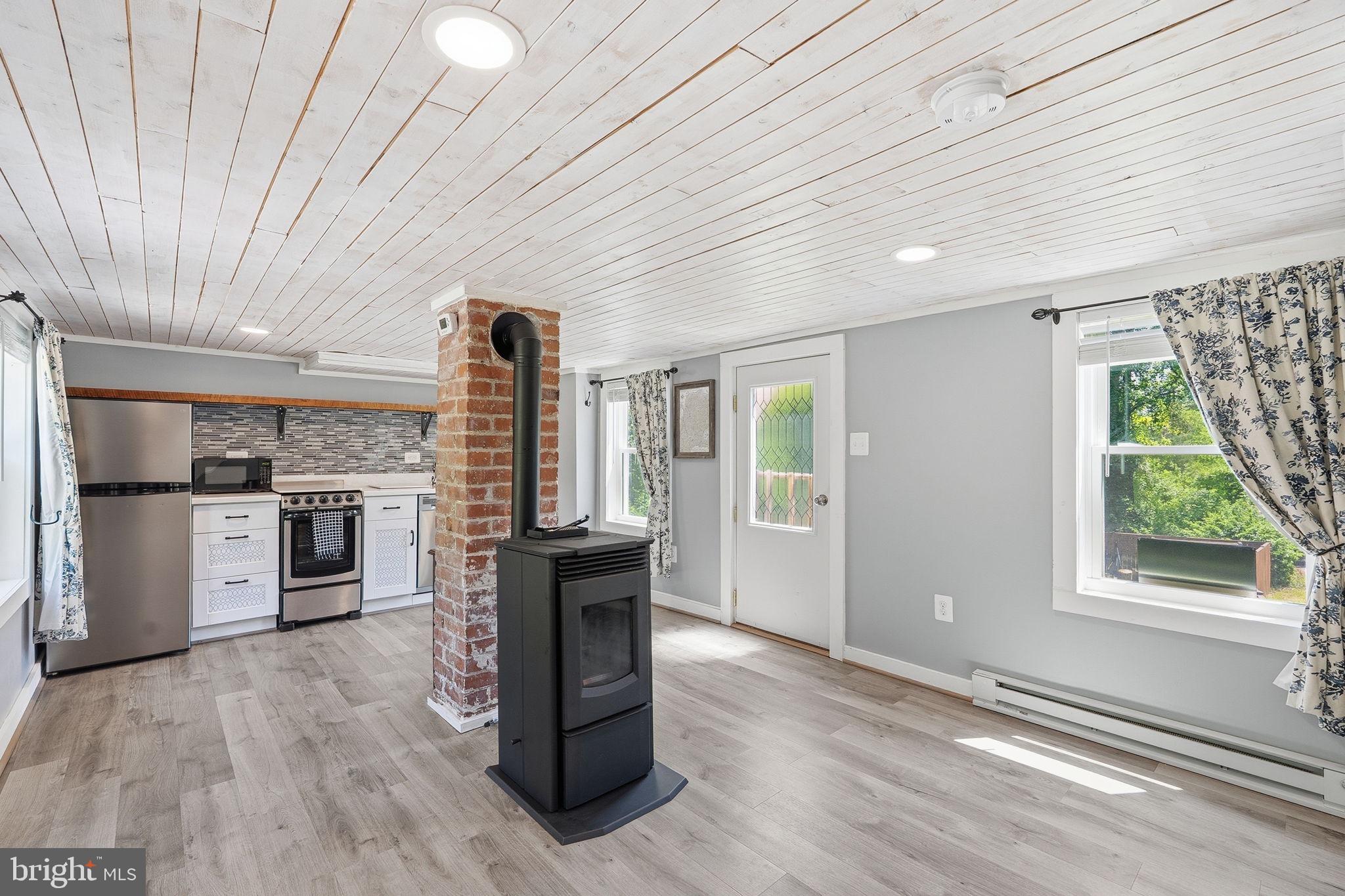 SHORT HILL - Residential