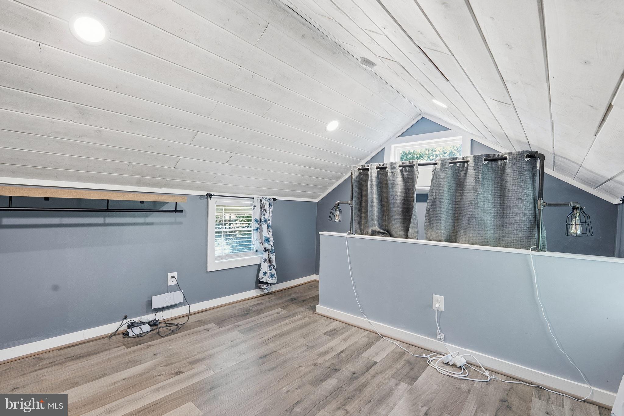 SHORT HILL - Residential