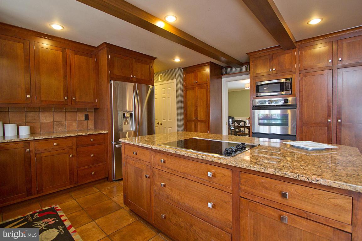SCHOOL LANE HILLS - Residential