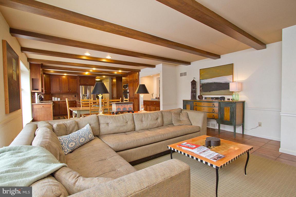 SCHOOL LANE HILLS - Residential