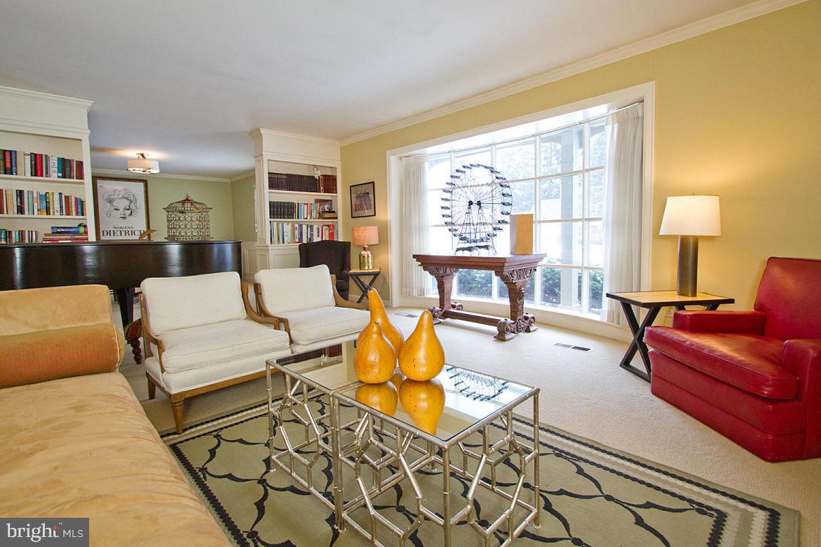 SCHOOL LANE HILLS - Residential