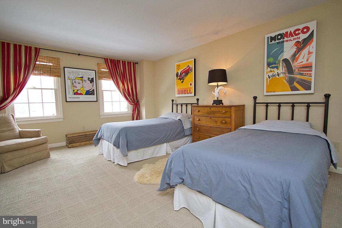 SCHOOL LANE HILLS - Residential
