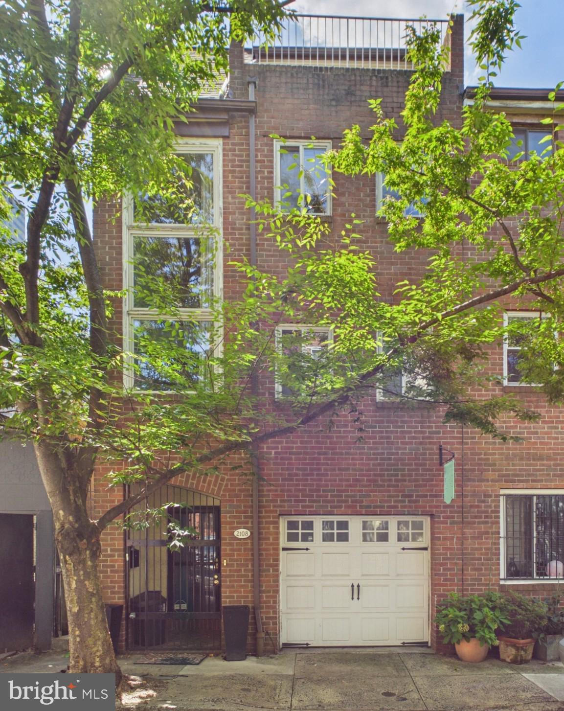 2108 APPLETREE STREET