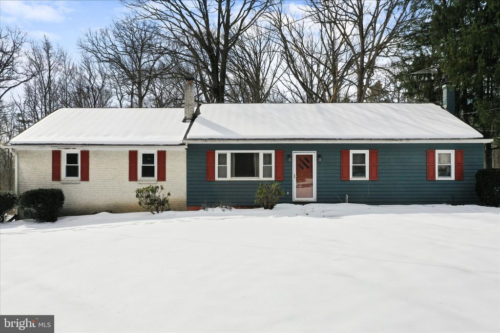 Photo of 9654 Circle Drive, CHAMBERSBURG, PA 17201 (MLS # PAFL2032648)