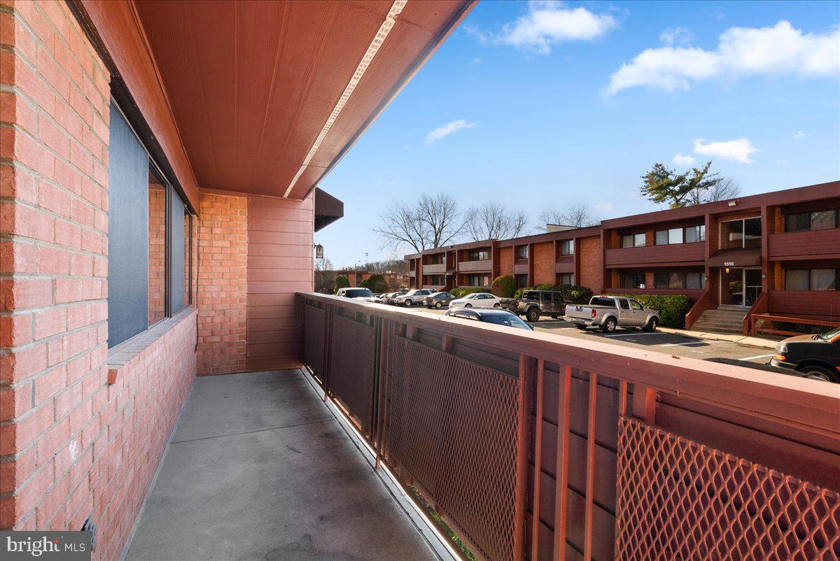 GEORGE MASON VILLAGE - Residential