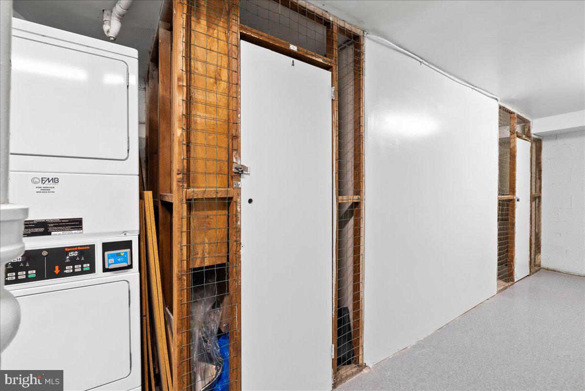 GEORGE MASON VILLAGE - Residential