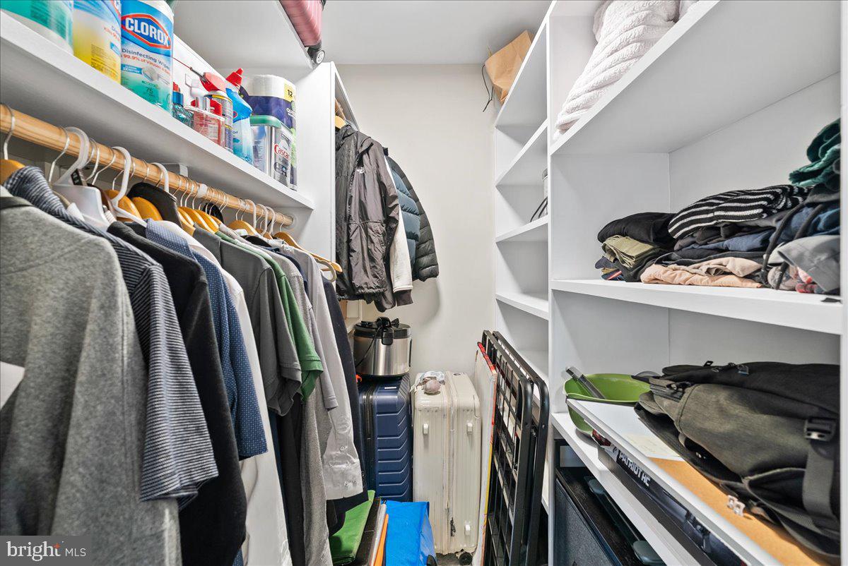 GEORGE MASON VILLAGE - Residential