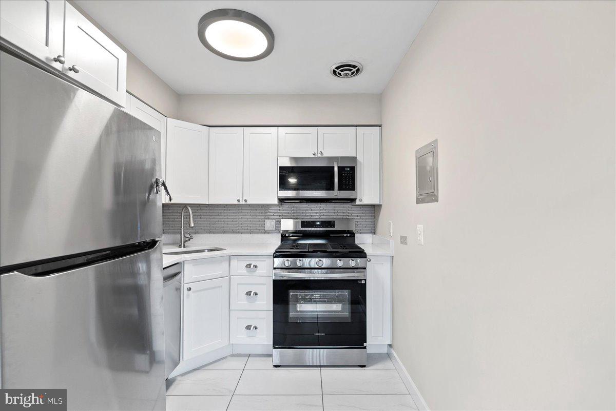 GEORGE MASON VILLAGE - Residential