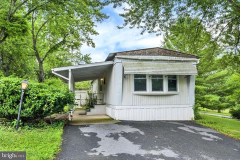 Mobile Home For Sale - 6 Buttonwood Lane Ln<br/> Cumberland County, CARLISLE, PA 17015