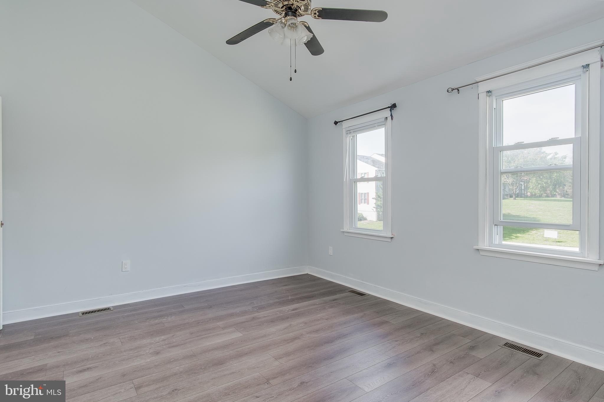 KENLY SQUARE - Residential