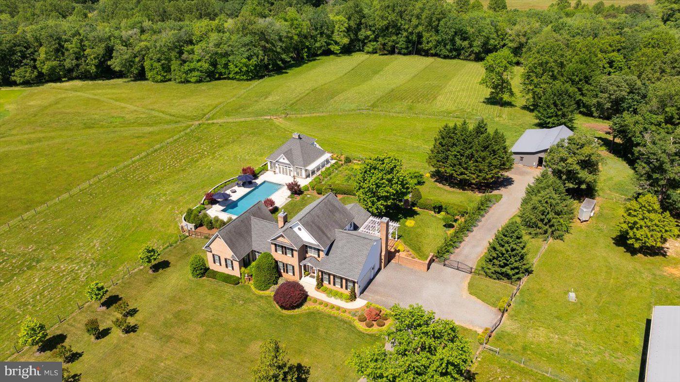 SEVEN SPRINGS FARM - Farm