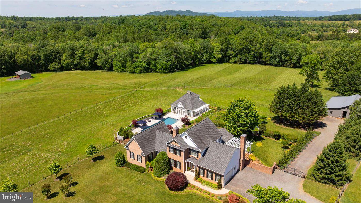 SEVEN SPRINGS FARM - Farm