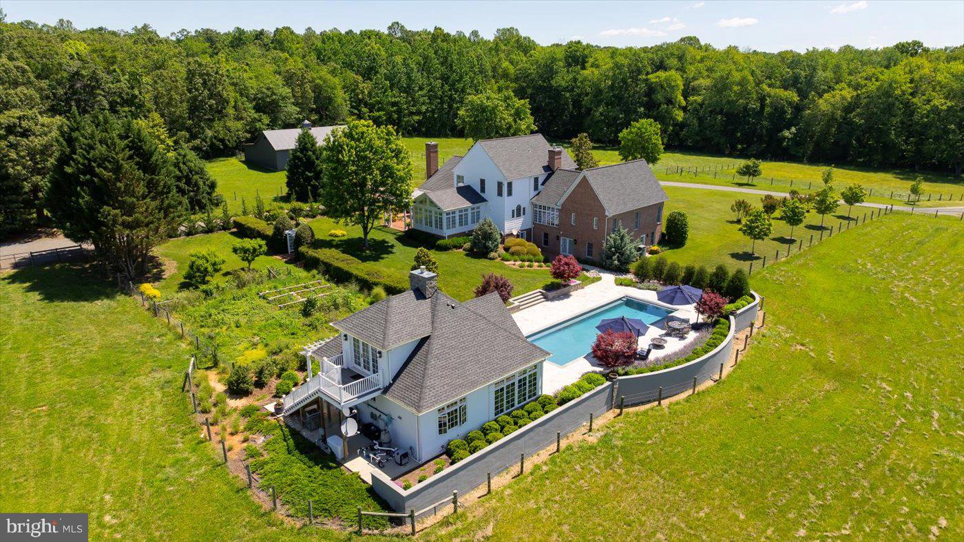 SEVEN SPRINGS FARM - Farm