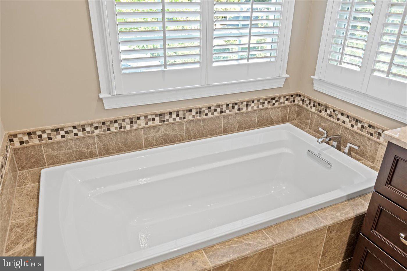 SEVEN SPRINGS FARM - Farm