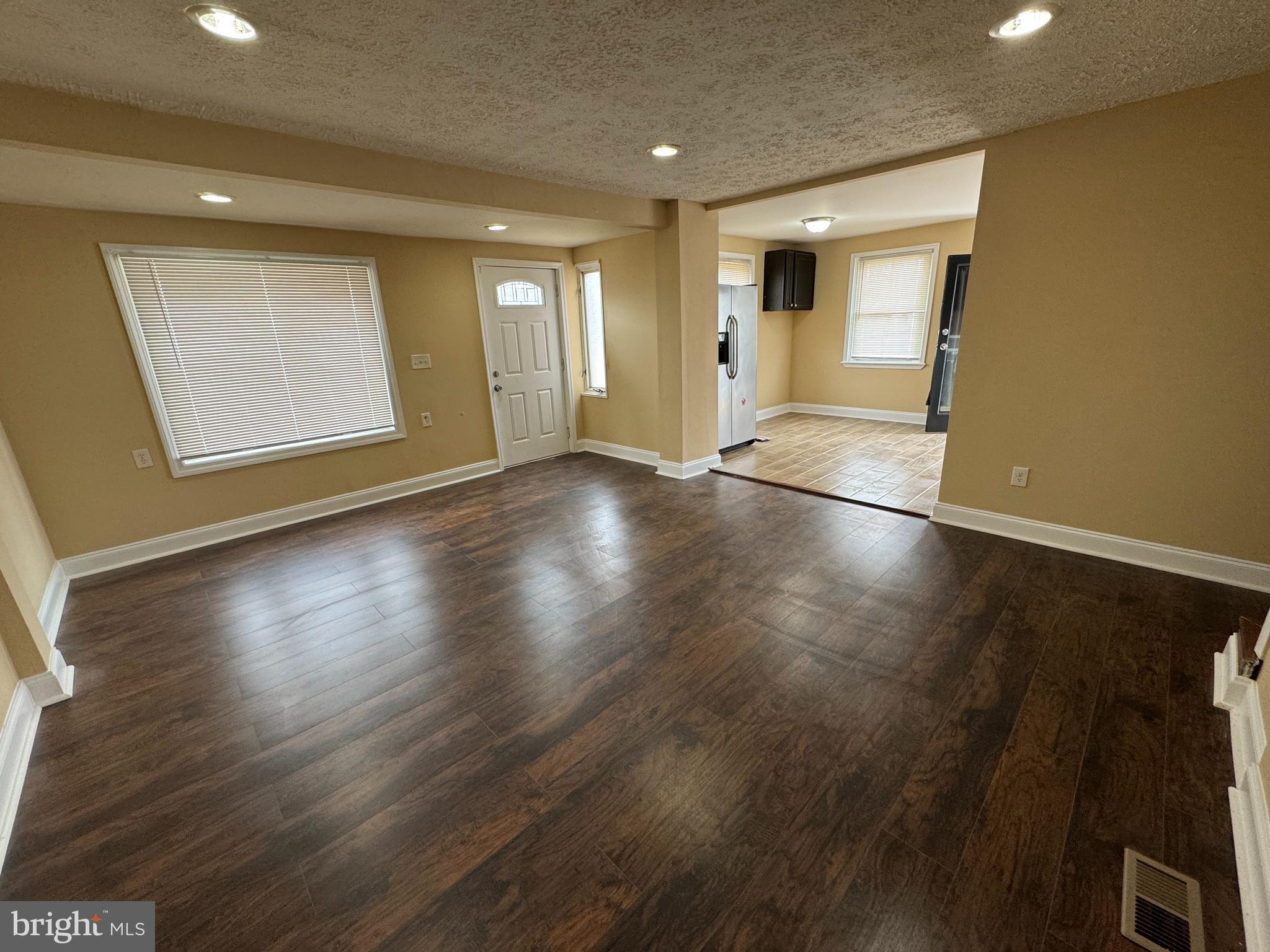 ESSEX - Residential Lease