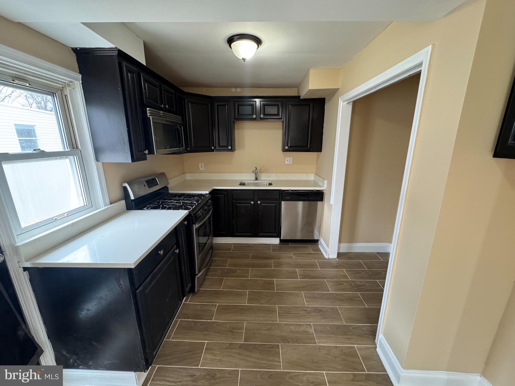 ESSEX - Residential Lease