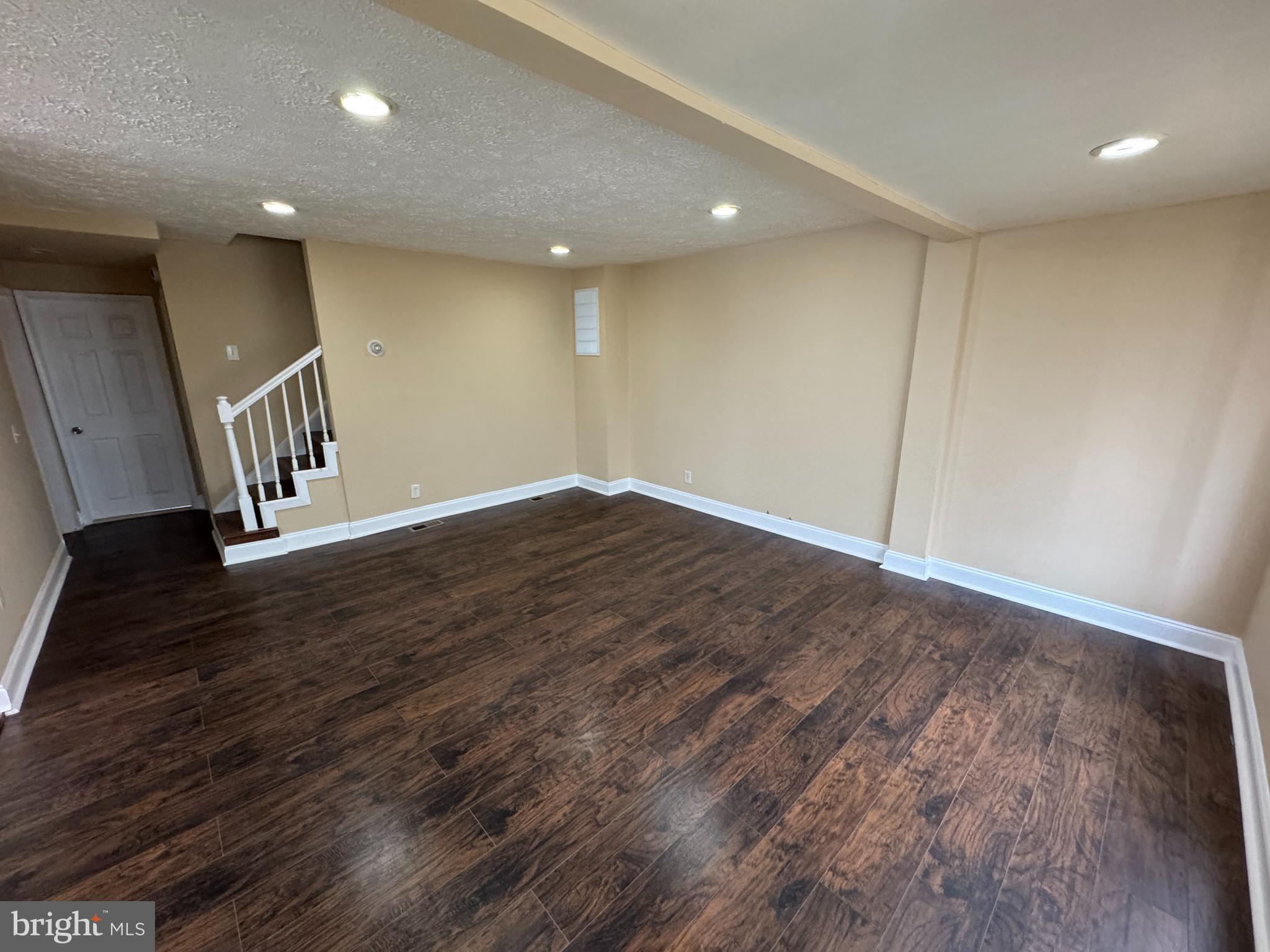 ESSEX - Residential Lease