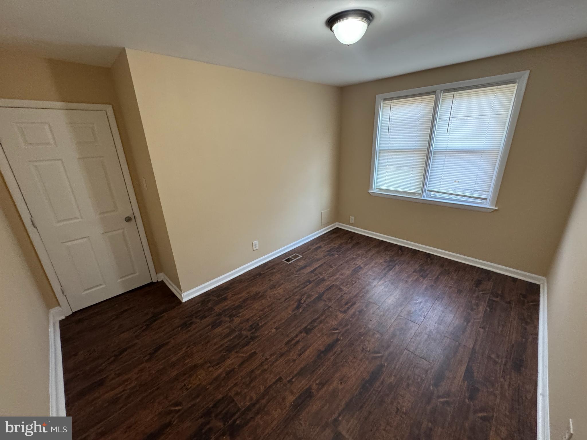 ESSEX - Residential Lease