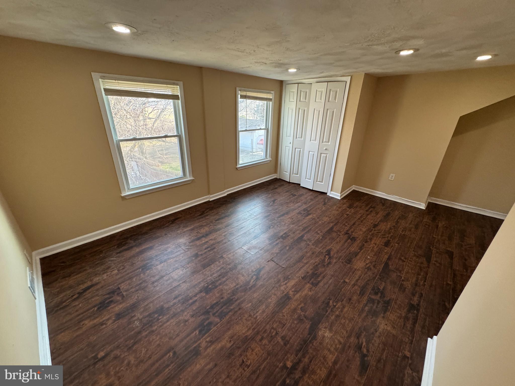 ESSEX - Residential Lease