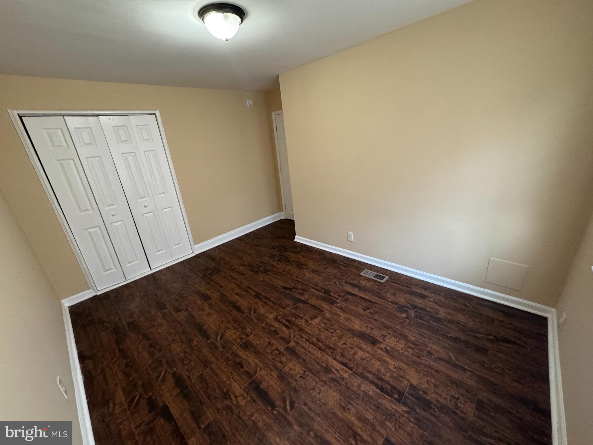 ESSEX - Residential Lease