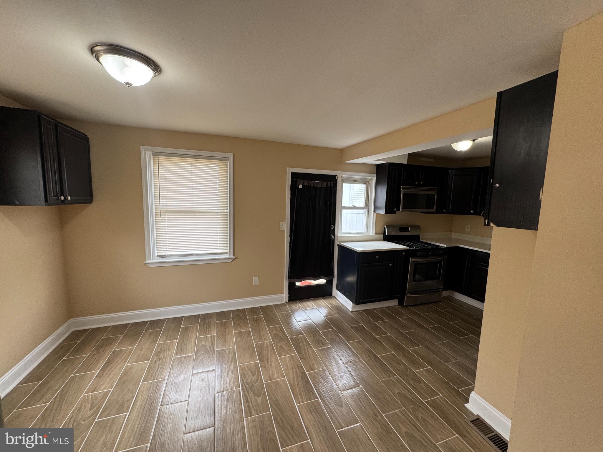 ESSEX - Residential Lease