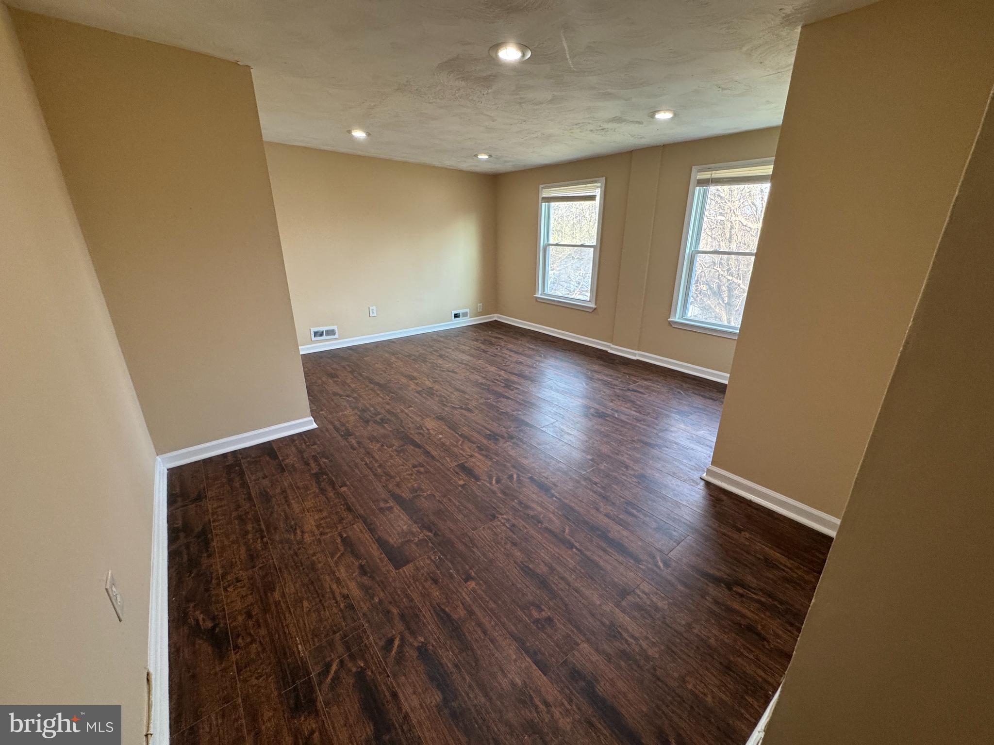 ESSEX - Residential Lease