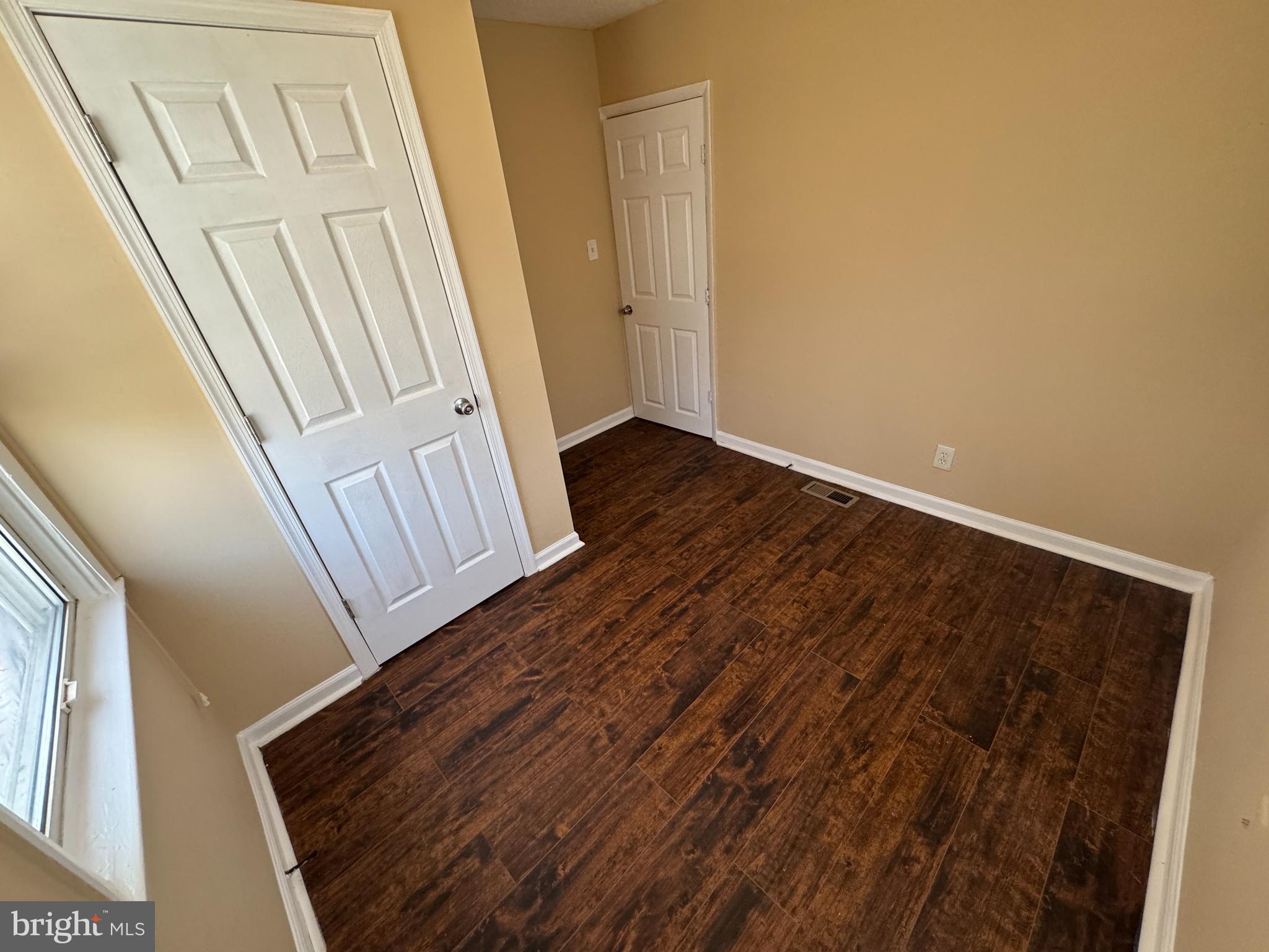 ESSEX - Residential Lease