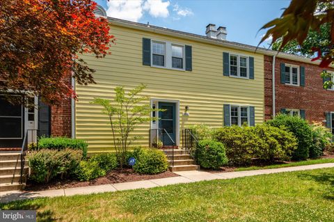 Photo of 6663 Fairfax Road #93, Chevy Chase, MD 20815 (MLS # MDMC2136346)