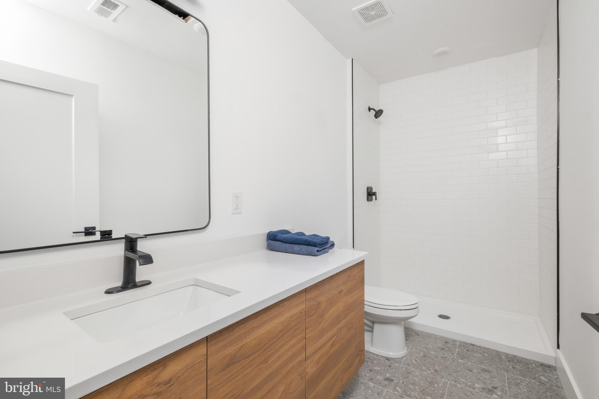 SOUTH KENSINGTON - Residential Lease