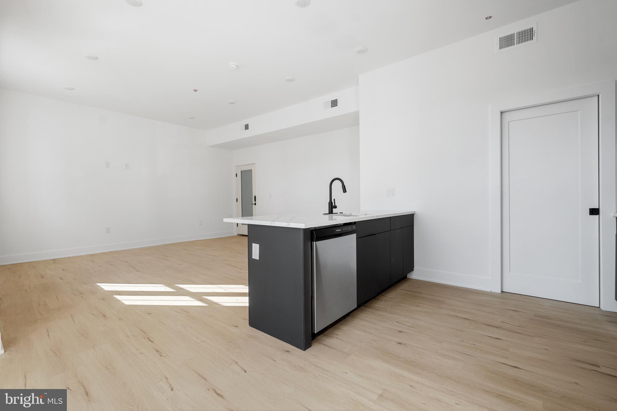 SOUTH KENSINGTON - Residential Lease