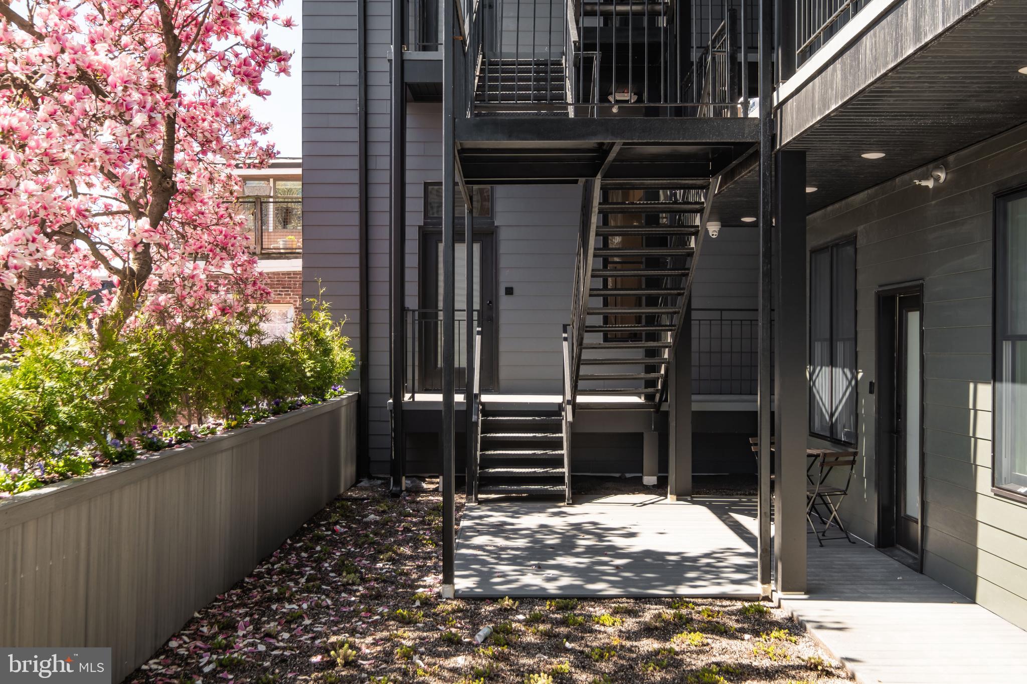 SOUTH KENSINGTON - Residential Lease