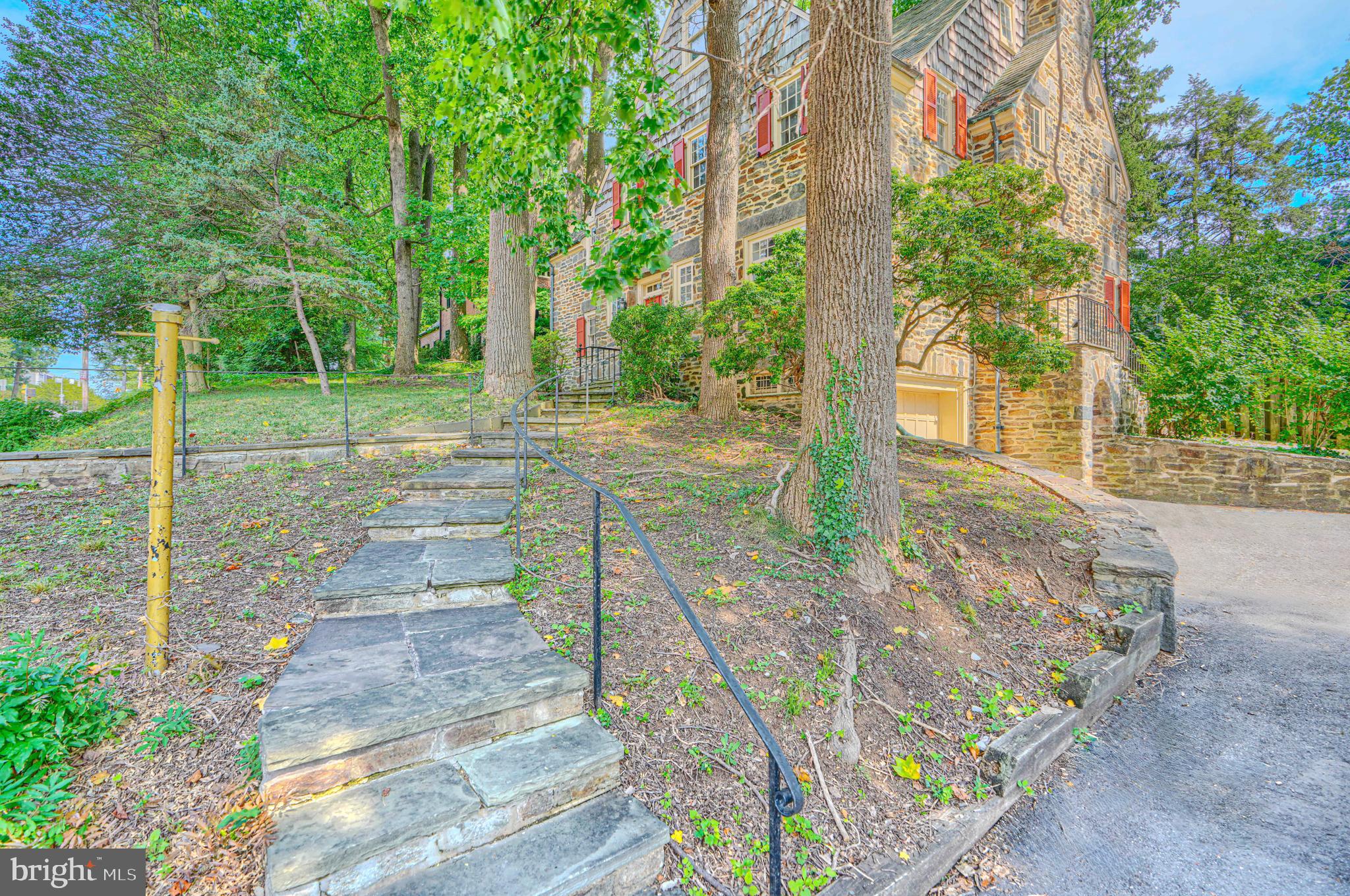 15 W COLD SPRING LANE